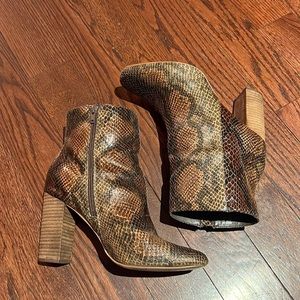 Zigi Soho snake skin boots sz 10